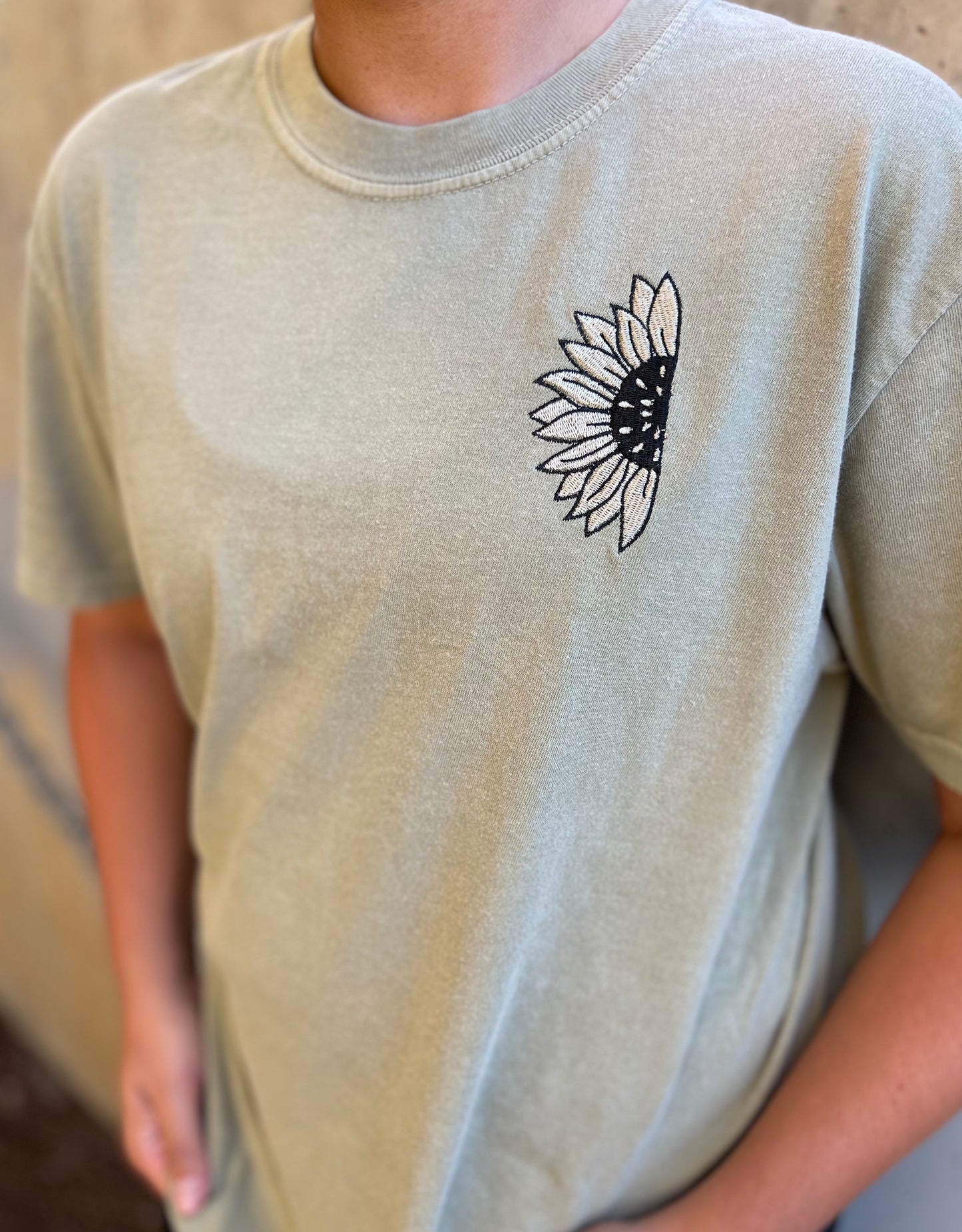 Sunflower Embroidered T-shirt (2 colors available)